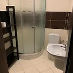 Victoria Hotel *