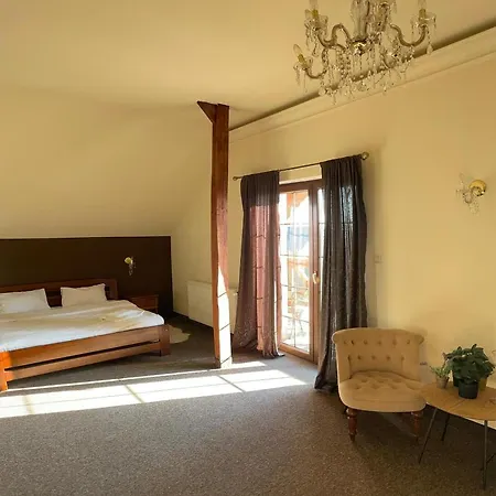 Victoria Hotel